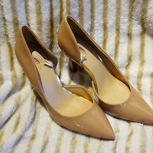 *Like new* Nude heels
